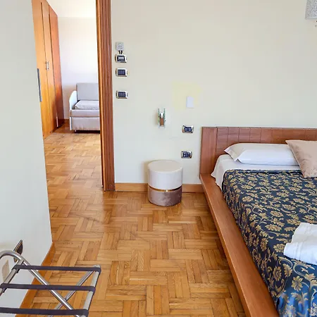 Elisabetta Oda ve Kahvaltı 4*